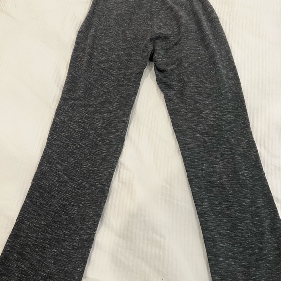 Athleta gray coaster sweatpants drawstring XS.  Like new condition. - Picture 3 of 4